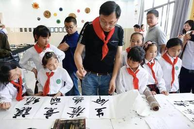 文藝大家進校園,傳統藝術放光彩